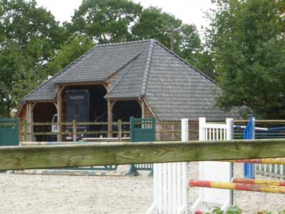 Bijgebouwen; tuinhuis, tuinberging, overdekt terras, carport, poolhouse, ...