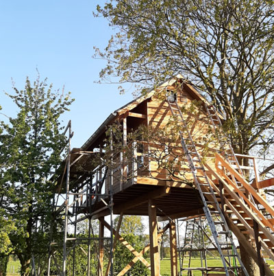 Bijgebouwen; tuinhuis, tuinberging, overdekt terras, carport, poolhouse, ...